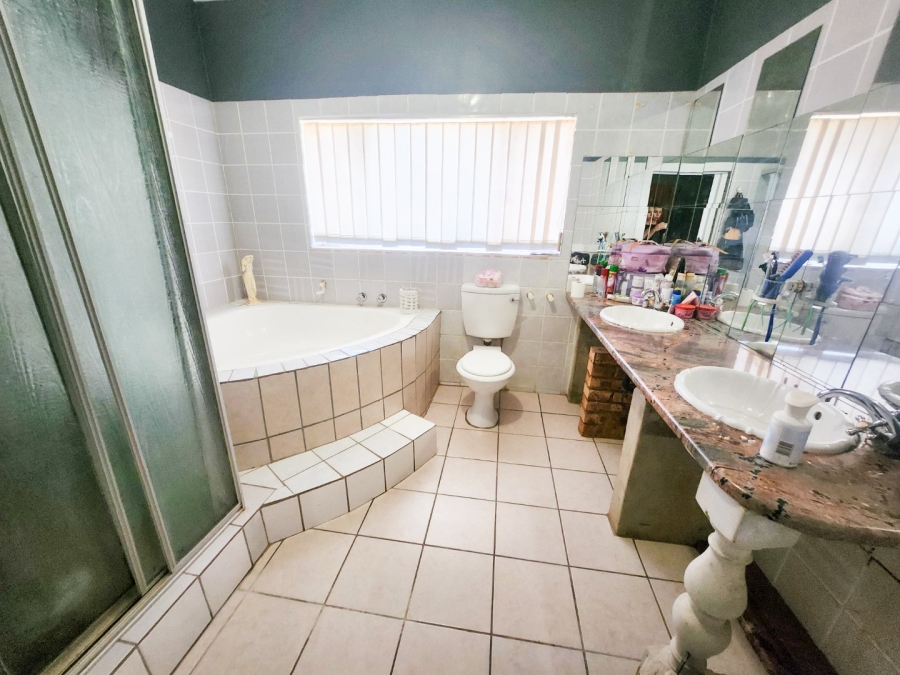 4 Bedroom Property for Sale in Stilfontein Ext 4 North West